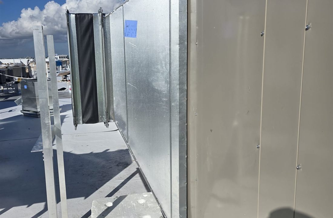 Instalación HVAC comercial en azotea